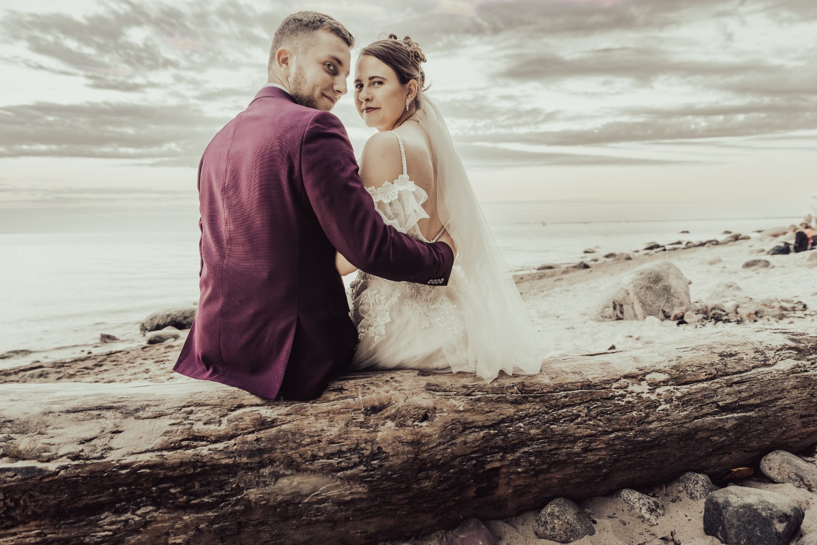     
Witaj na stronie: FotoGrafik
Marcin Piekarski
Zobacz portfolio  Skontaktuj się ze mną 
